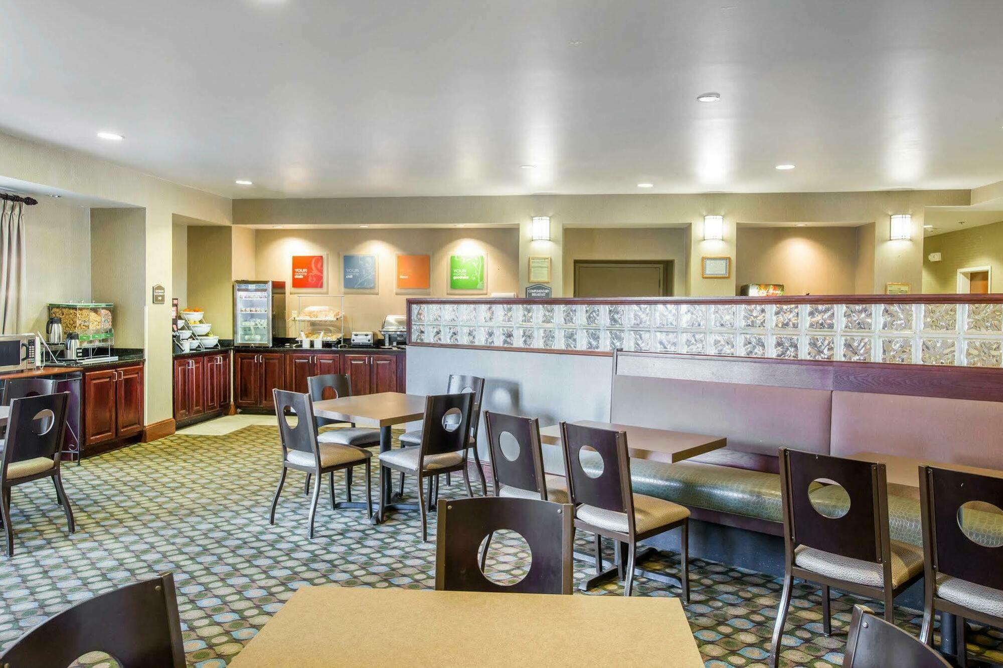 Comfort Suites Mcdonough Atlanta South מראה חיצוני תמונה